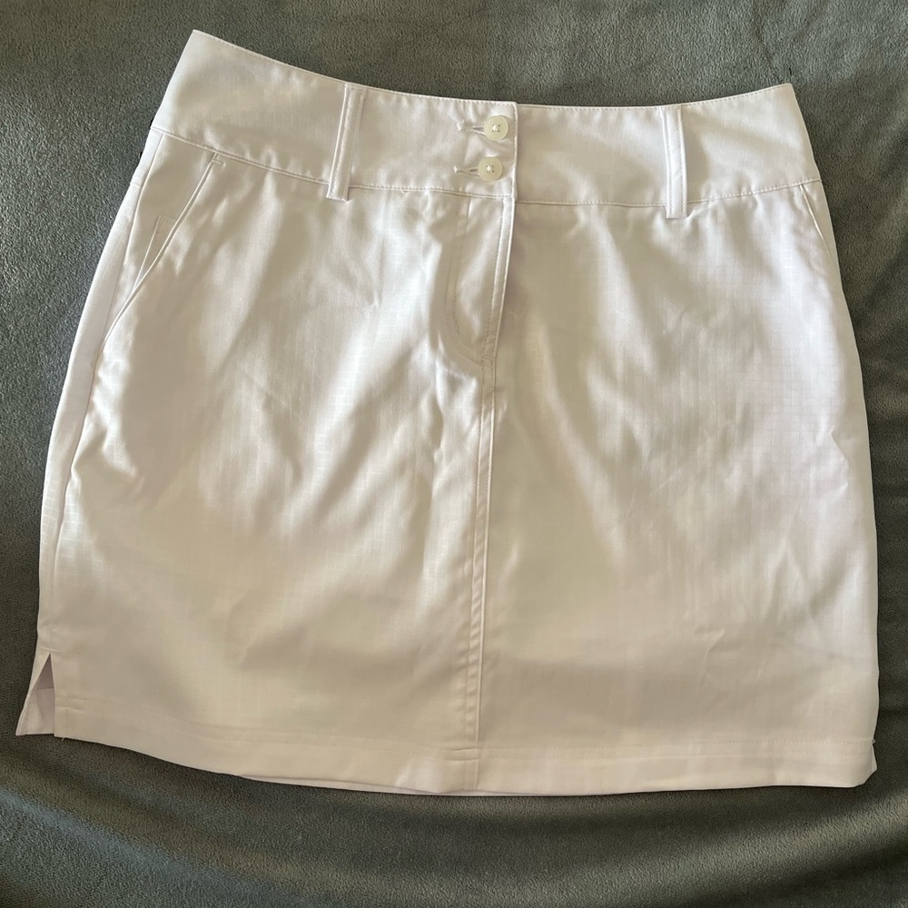 Women’s Adidas White Stretch Golf Skort. Size 2